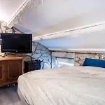 2 Bedroom Awesome In Barban Nyaraló